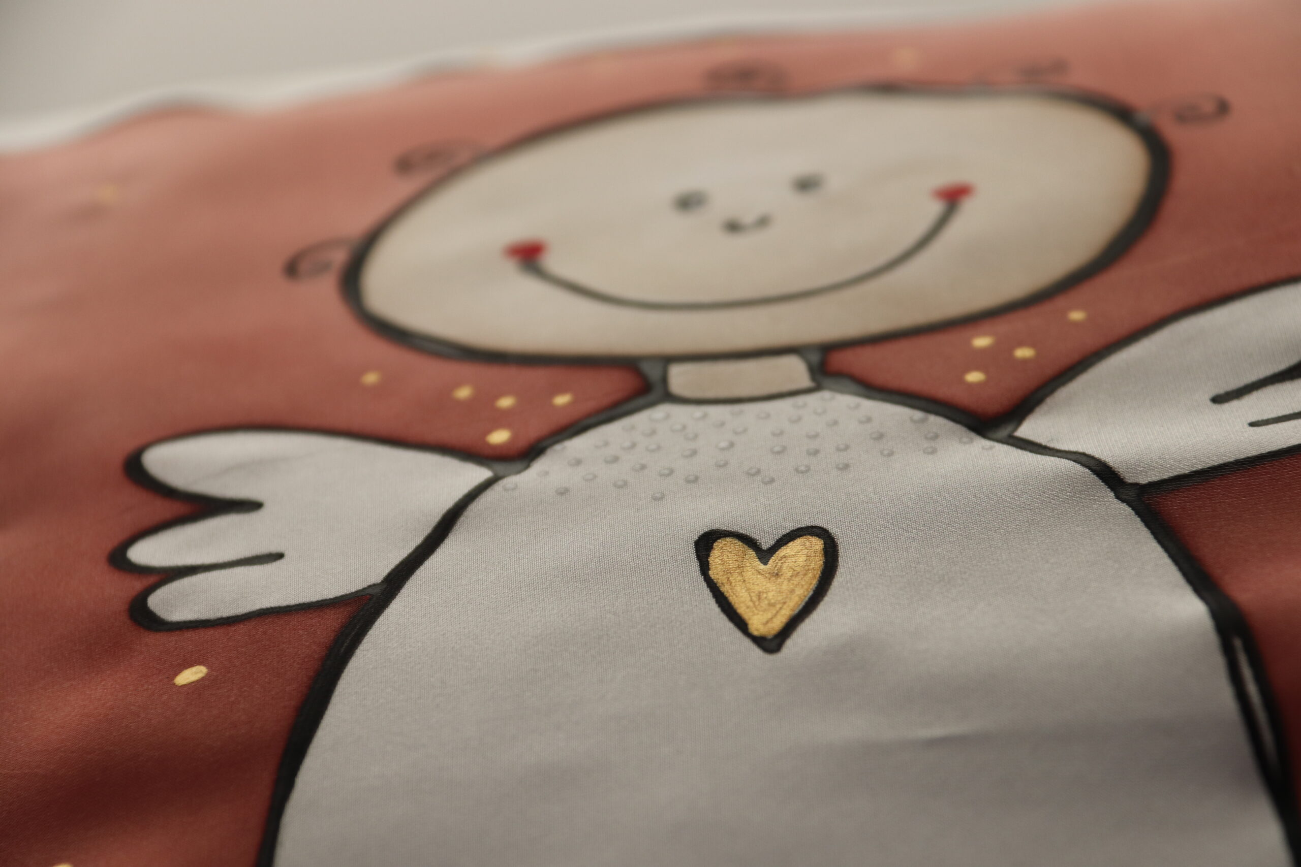 Maľovaná hodvábna obliečka ANJEL terakota - Image 4