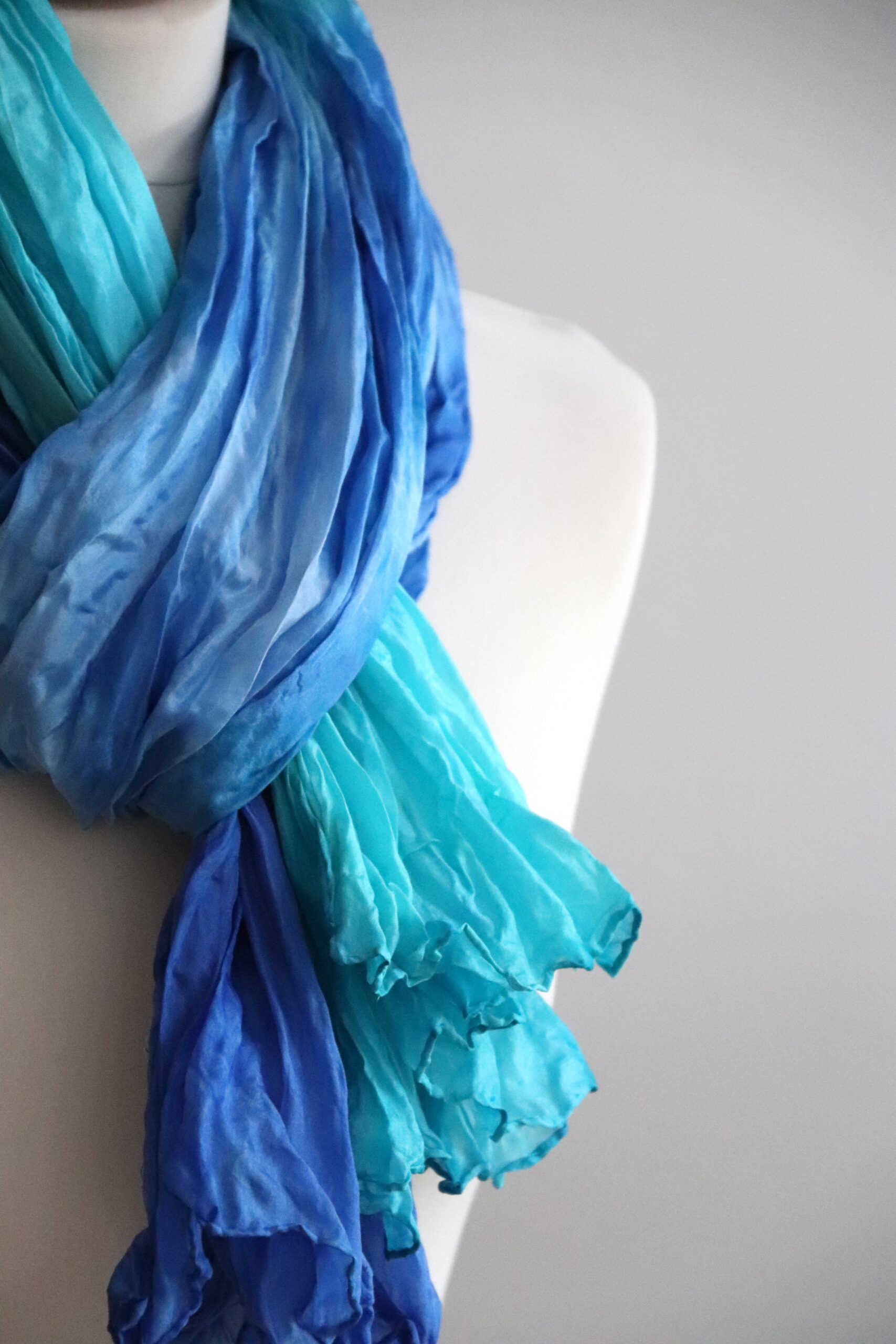 hodvábny šál modro tyrkysový - Image 4