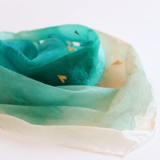 ručne maľovaná hodvábna šatka SRDCOM