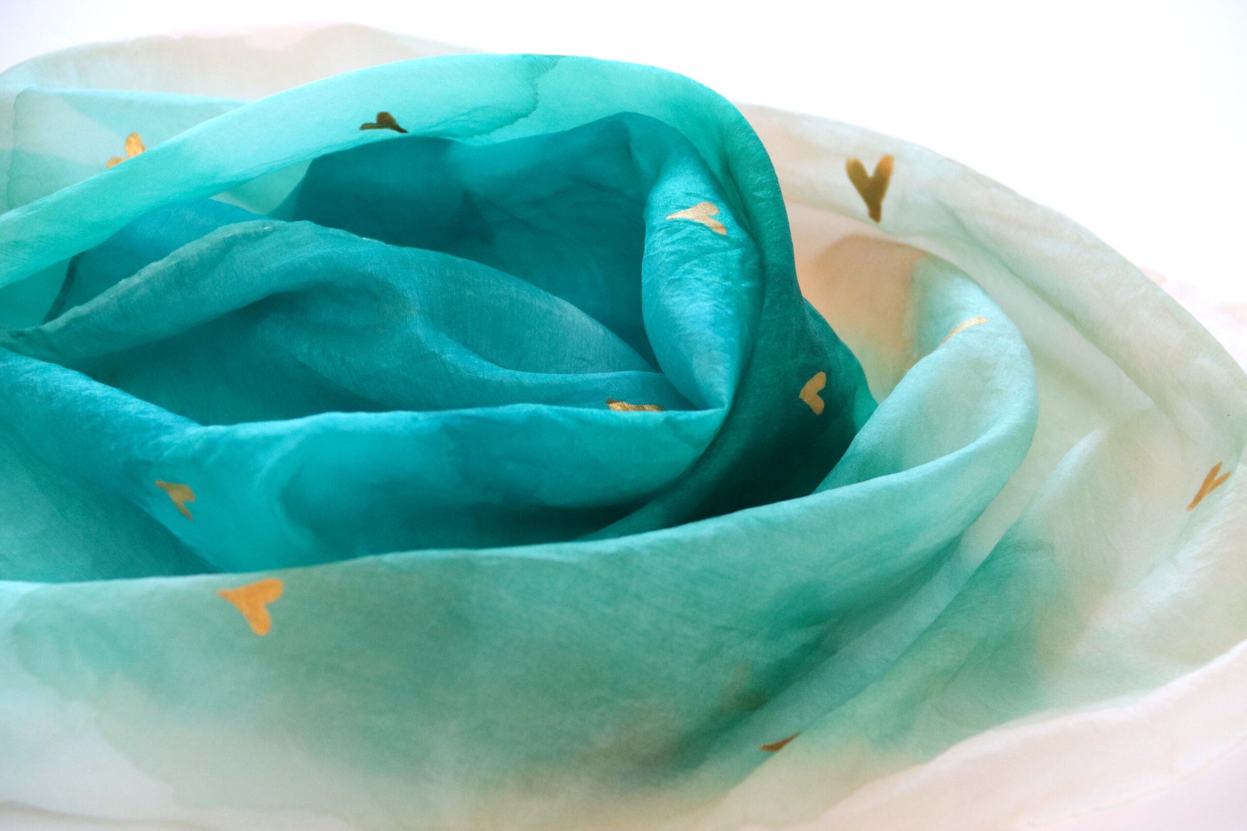 ručne maľovaná hodvábna šatka SRDCOM – Obrázok 5