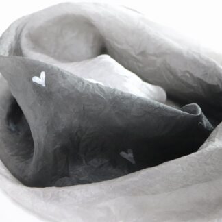 ručne maľovaná hodvábna šatka  VIDIEŤ SRDCOM